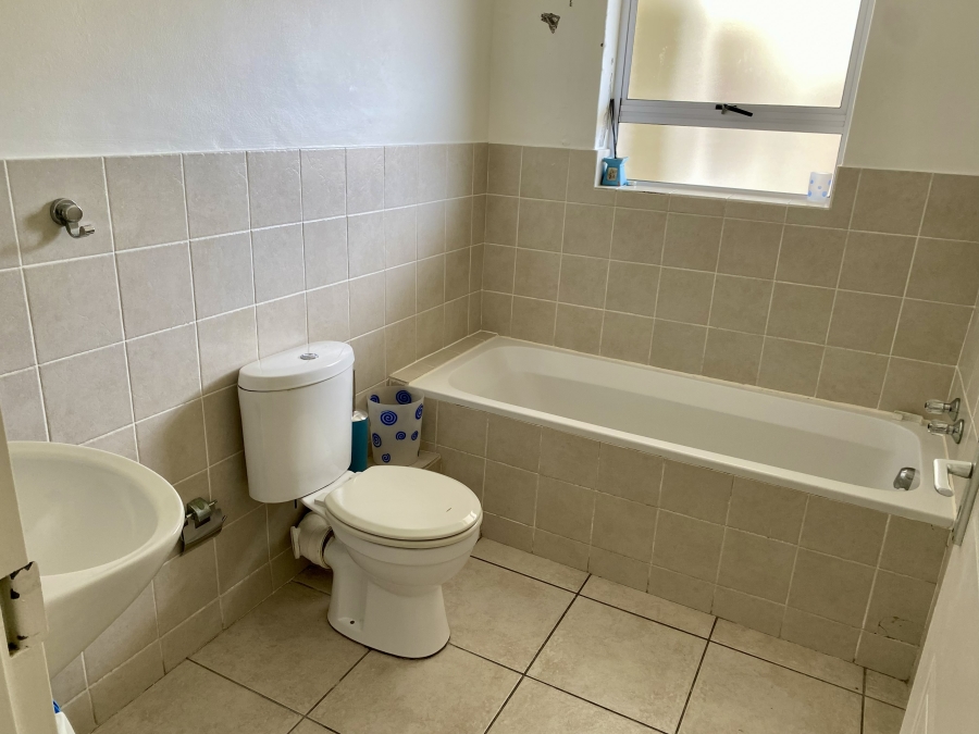 To Let 3 Bedroom Property for Rent in Capricorn Western Cape